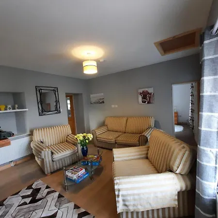 Conneelys Cottage, Connemara, Clifden, H71y096 *