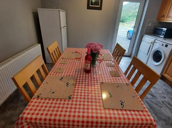 Conneelys Cottage, Connemara, Clifden, H71y096 * Clifden